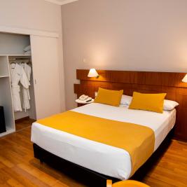 Armario habitación amplia Hotel Bristol