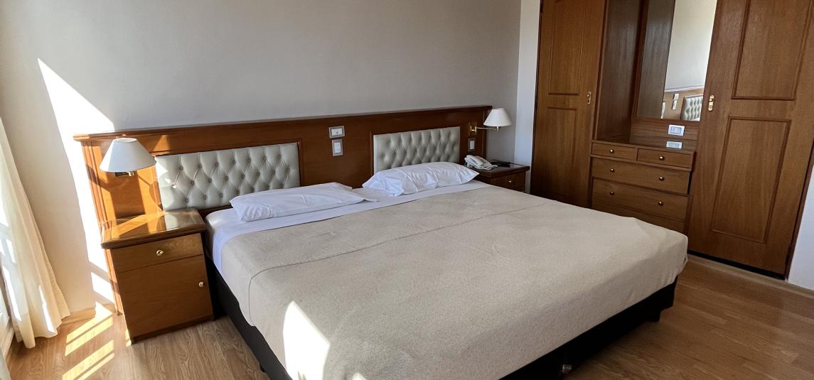 Superior room with double bed and city views